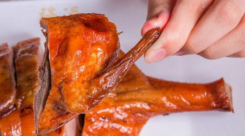 爆料谁抢烤鸭吃视频播放,网络爆红“烤鸭争夺战”视频背后的真相 第2张 爆料谁抢烤鸭吃视频播放,网络爆红“烤鸭争夺战”视频背后的真相 第2张